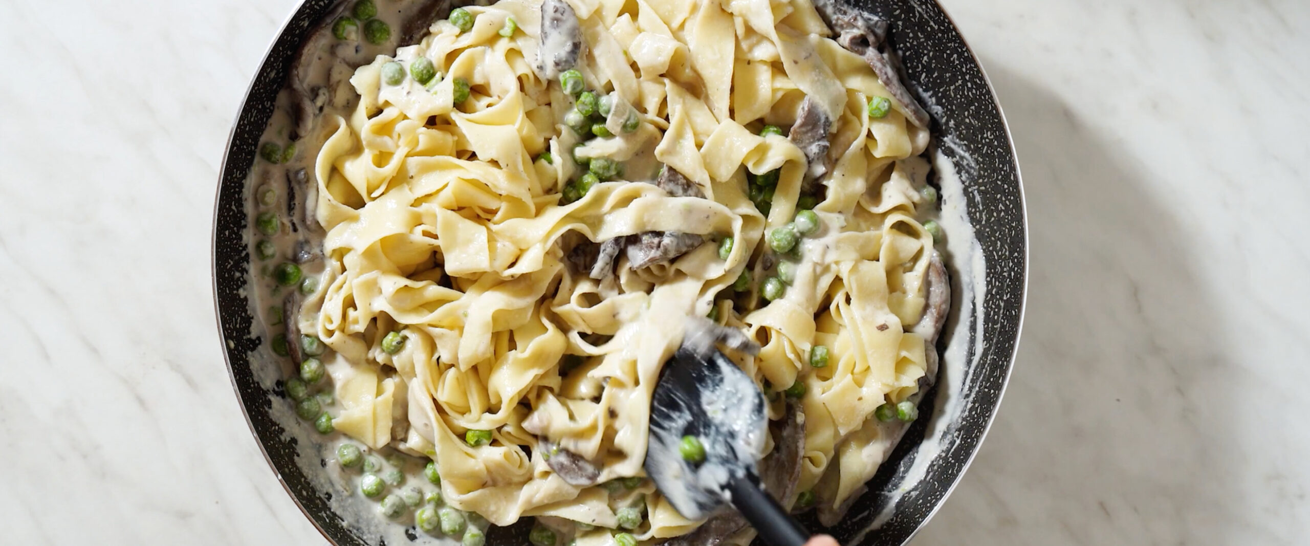 Skinny Fettuccine Alfredo - BordenÂ® Cheese