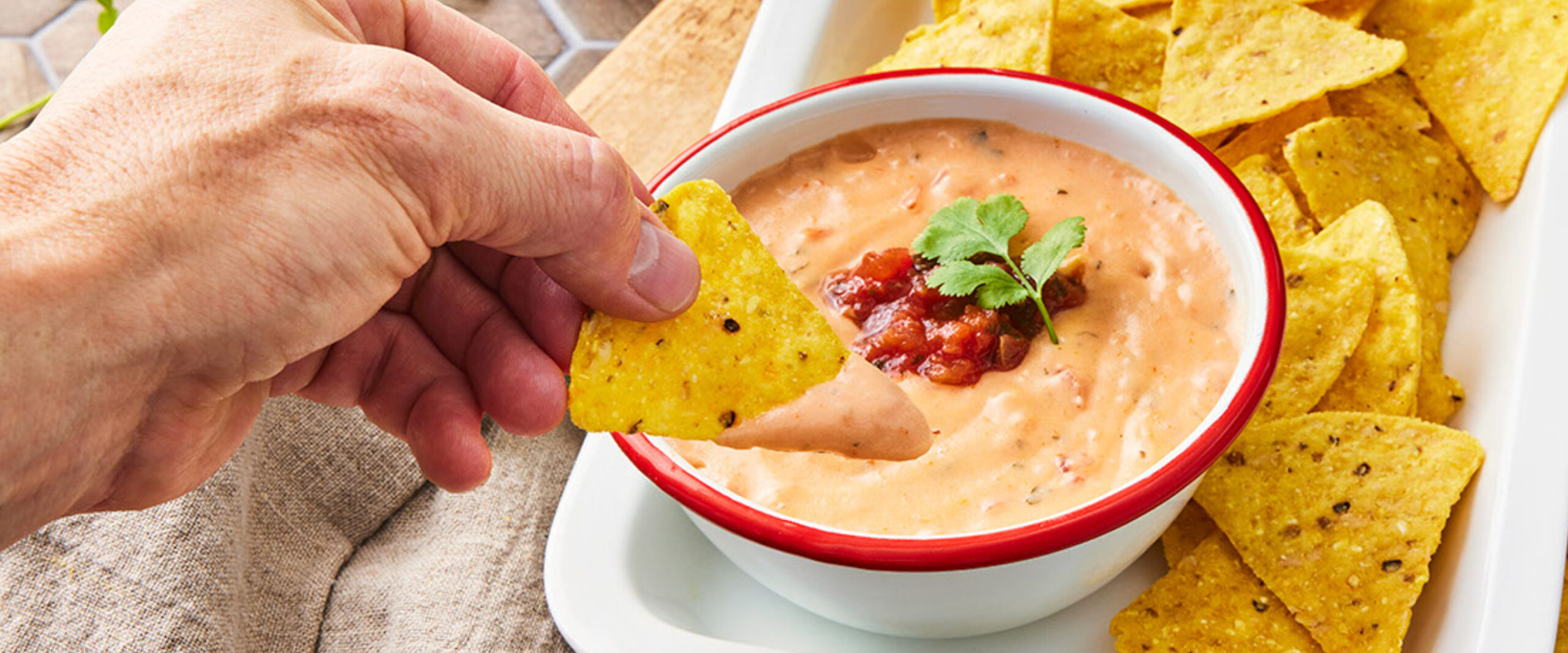 White Cheddar Queso Dip Borden® Cheese