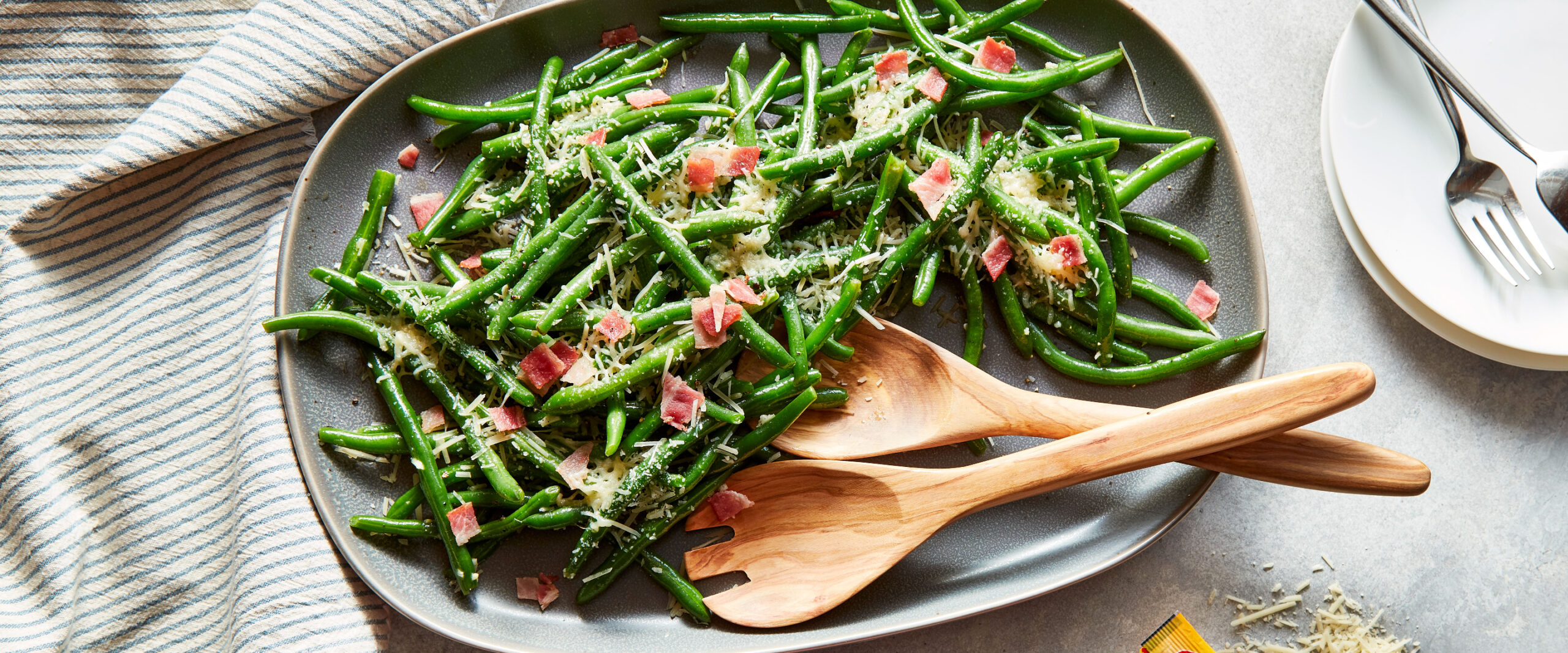 Garlic Parmesan Green Beans Borden® Cheese
